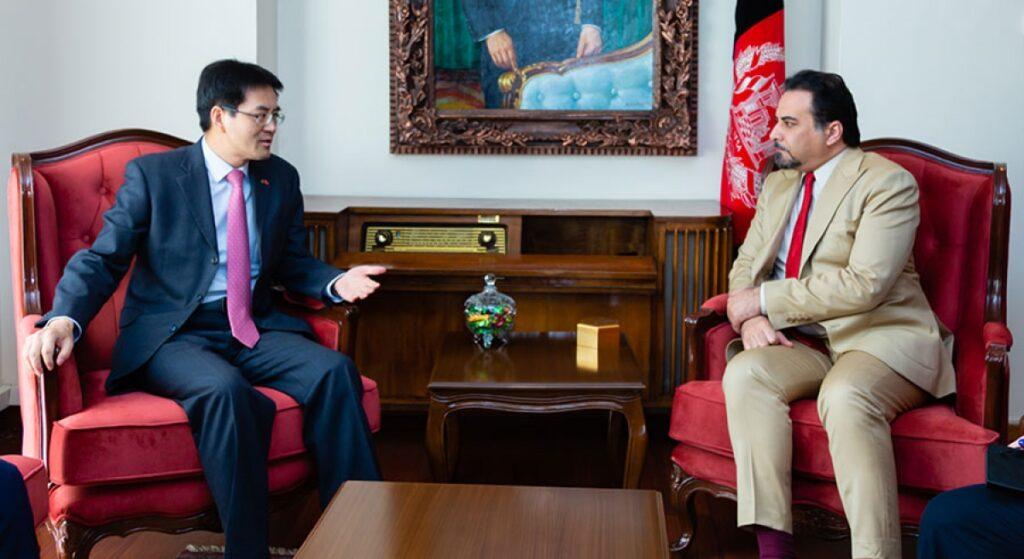 Chinese diplomat, Zaman discuss bilateral ties