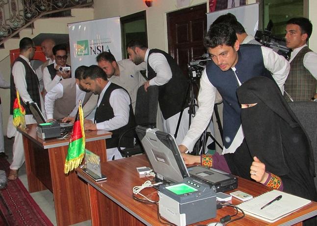 In a week, Nangarhar office issues over 3,000 e-ID cards