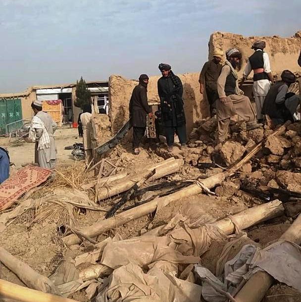 افغان ځانګړو ځواکونو د غزني د ناوې ولسوالۍ بازار کې عمليات کړي