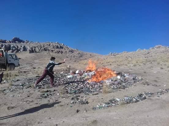 شش تُن ادويه و غذا¬هاى بى کيفيت و تاريخ تيرشده در دايکندى حريق شد