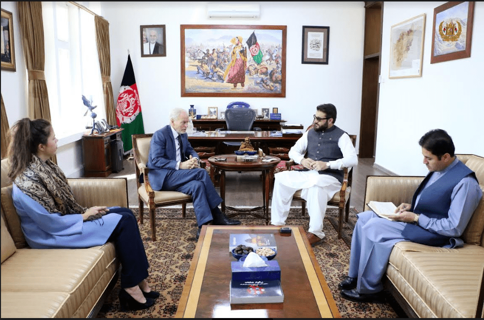 محب: طالبان در رابطه به صلح و جنگ دیدگاه مشترک ندارند