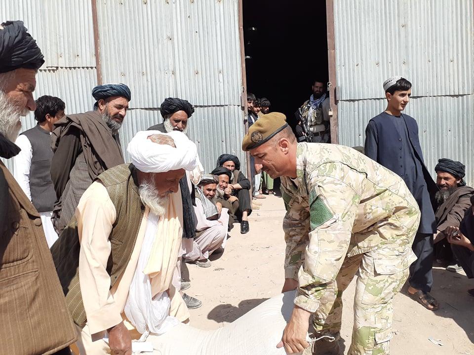 Uruzgan: Wheat distribution to heirs of martyred cops begins