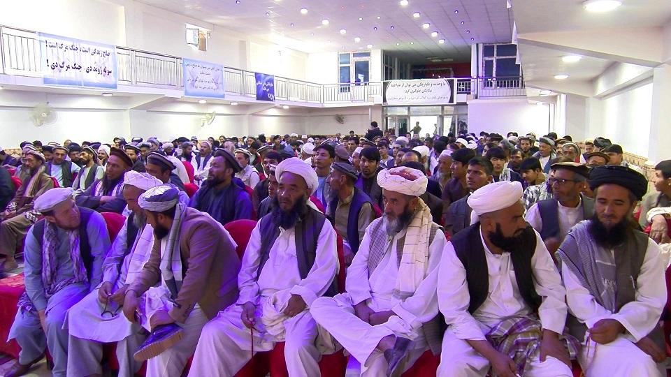 د بغلان ديني عالمانو د سولې خبرو پيلېدو غوښتنه وکړه