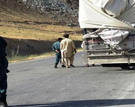 از جملۀ هر پنج نفر، سه تن پولیس را به گرفتن رشوه متهم میکنند