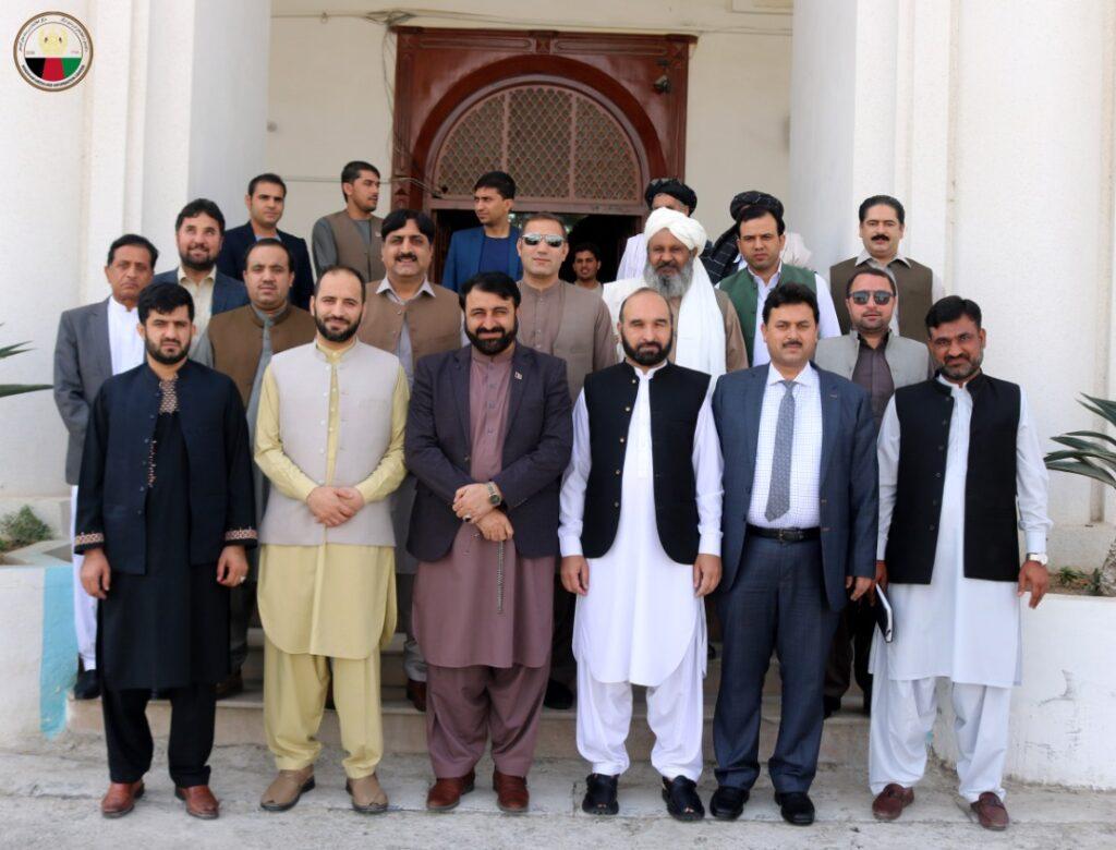 د کندهار والي پاکستاني پلاوي سره پر انارو د محصول زياتولو موضوع شريکه کړه