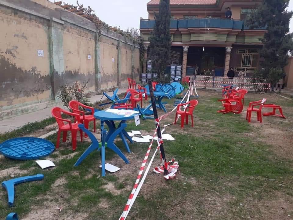 فطرت: د ثبات او همپالنې ټاکنيزې ډلې پلويانو زموږ کارکوونکي ډبولي