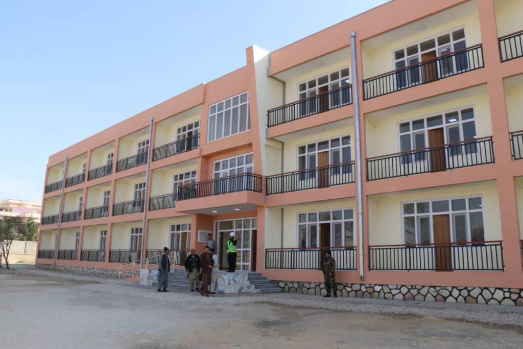 ساختمان جدید لیلیه يک مدرسه در شهر میمنه اعمار شد