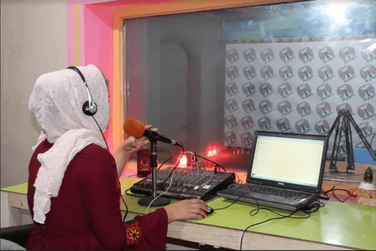براى خبرنگاران زن در غور کمترين معاش پرداخت مى شود