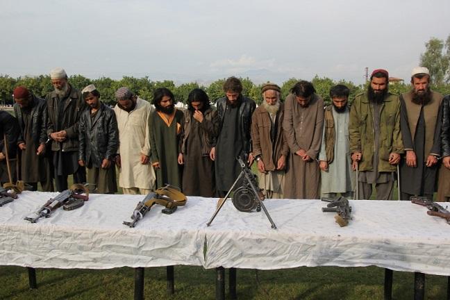 1,450 Daesh militants lay down arms in Nangarhar