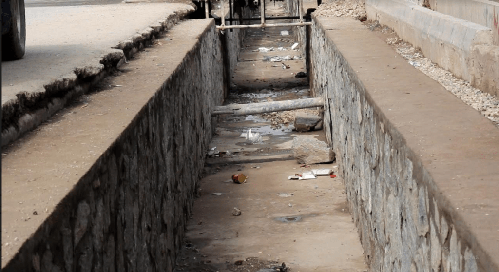 باشندگاه هرات از تکمیل نشدن کار کانال های داخل شهر انتقاد میکنند