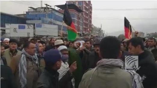 پلخمري کې د دوکانونو د کرایو لوړېدو غبرګون کې لاریون وشو