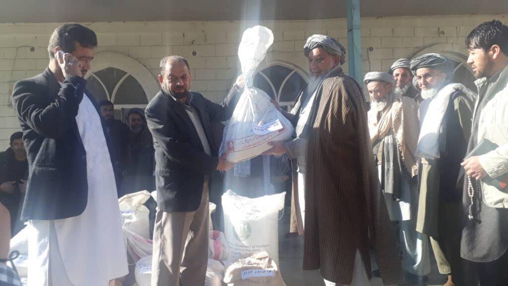 برای ۴۳ دهقان تخم بذری و به یک شرکت ابزار پروسس زعفران در فارياب توزیع شد