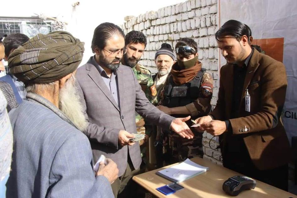 برای ۵۰۰ فامیل پول نقد توزیع شد