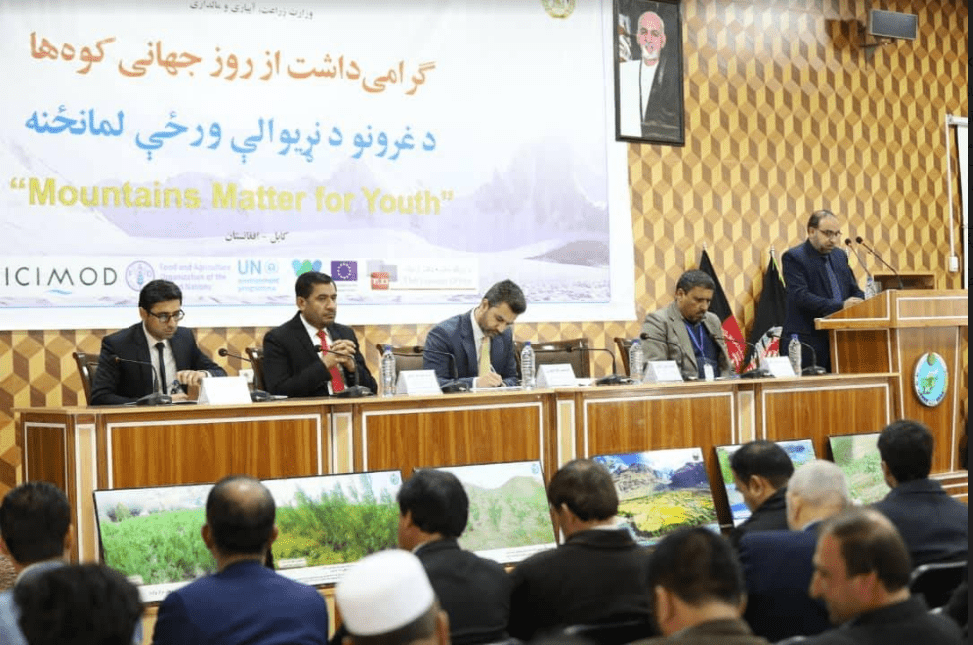 “کوه ها اساس زندگى انسان ها را تشکيل مى دهد”