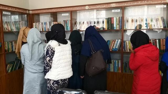 بغلان کې د نجونو لپاره عامه کتابتون پرانيستل شو