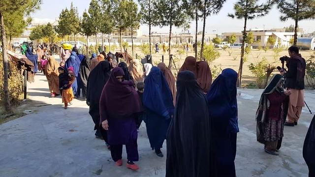 Surrendered women, children of Daesh rebels