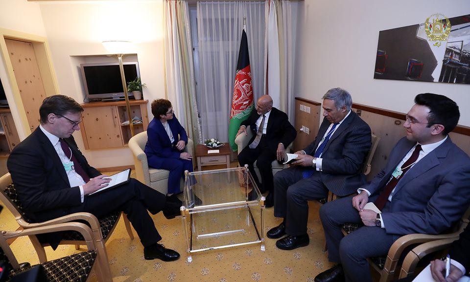 وزير دفاع آلمان: دست‌آوردهای دو دهه گذشته افغانستان حفظ گردد