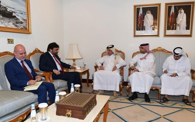 Afghan envoy, Qatari ministers discuss peace process