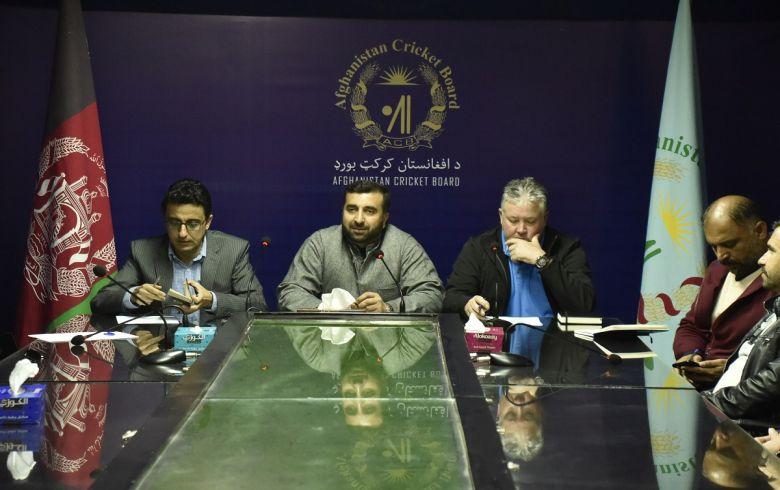 د کرکټ بورډ مشر: مشران لوبغاړي دې د خپلې راتلونکې په اړه تصميم ونيسي