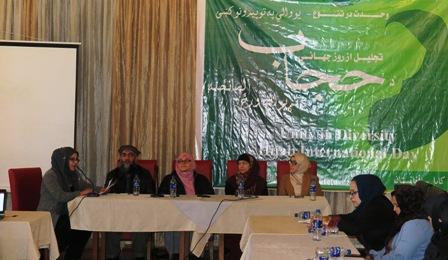 «زنان مسلمان، حجاب را وسیلۀ اطمینان و اعتماد به نفس شان می دانند»