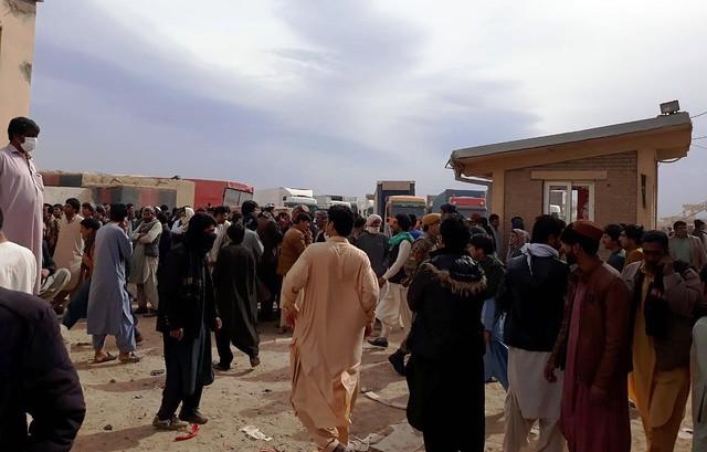 “بخاطر عدم پرداخت پول به پولیس، موترهای ما ده روز به اینطرف متوقف است”