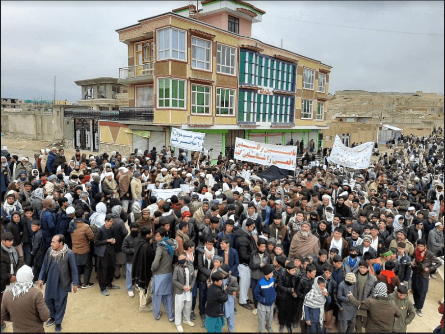 د غزني ښار د کډوالو ښارګوټي اوسېدونکو لاریون وکړ