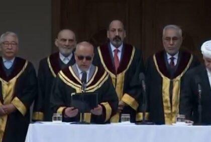 Amid political crisis, Ghani sworn in as president