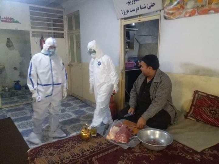 مسئولان صحى درهرات، موارد مشکوک به کرونا را در اجتماع جستجو می کنند