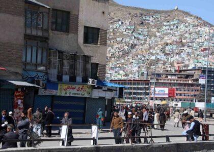 Kabul vendors defy corona lockdown orders