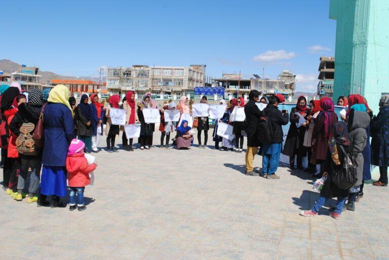 فعالين حقوق زن در دايکندى و نيمروز بر حفظ حقوق زنان در روند صلح تاکيد کردند