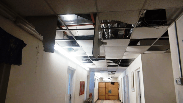 د توکو د خراب کيفيت له امله د زرمت روغتون ځينې برخې ويجاړې شوې دي