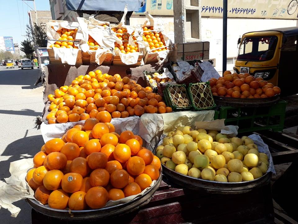 باغداران در فاریاب میوه‌های‌ شان را به دلیل نبود مارکیت و سردخانه به نصف قیمت می‌فروشند