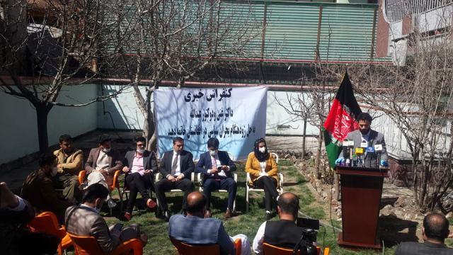 نهادهای مدنی میان غنی و عبدالله میانجی گری می کنند