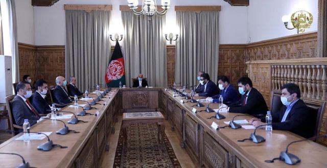 رئیس جمهور غنی برنامۀ کاری سرپرست وزارت خارجه را استماع نمود