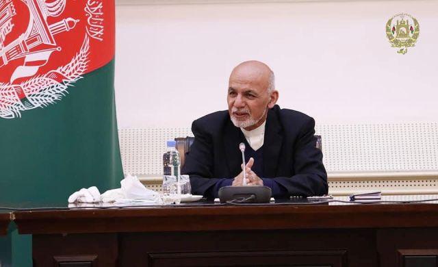 غنی:متخصصین روی ساخت نرم افزارهای بدیل سیستم معلوماتی مدیریت مالی افغانستان، کار کنند