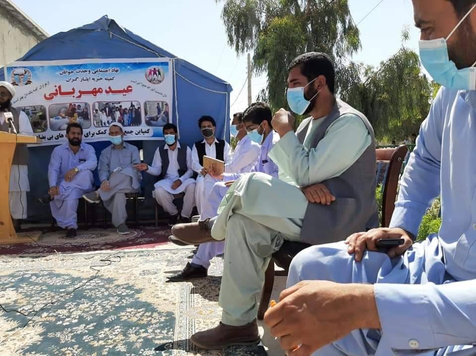 برپایی خیمه برای جمع آوری کمک به نیازمندان در نیمروز