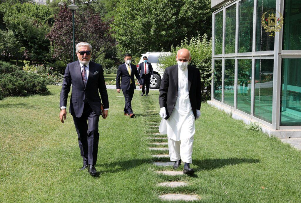 Ghani, Abdullah discuss development in Doha talks