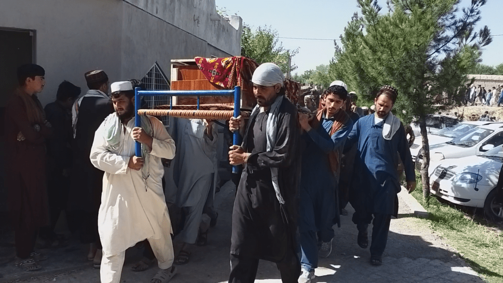 وسله والو خوست کې مور او پلار له پنځو ماشومانو سره وژلي دي