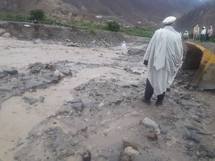 سیلاب درولسوالى شینواری پروان جان چهار کودک را گرفت