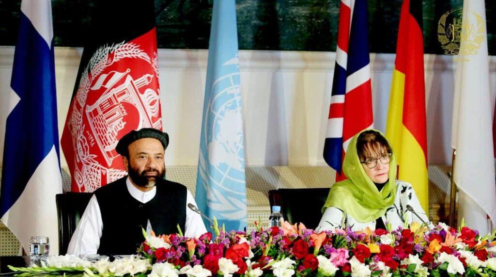 ​نړیوالې ټولنې او افغان حکومت پر اصلاحي او پرمختیایي پروګرامونو بحث وکړ