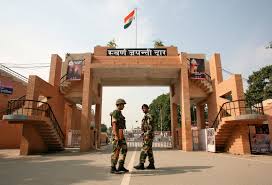 2 truckloads of Afghan goods enter India