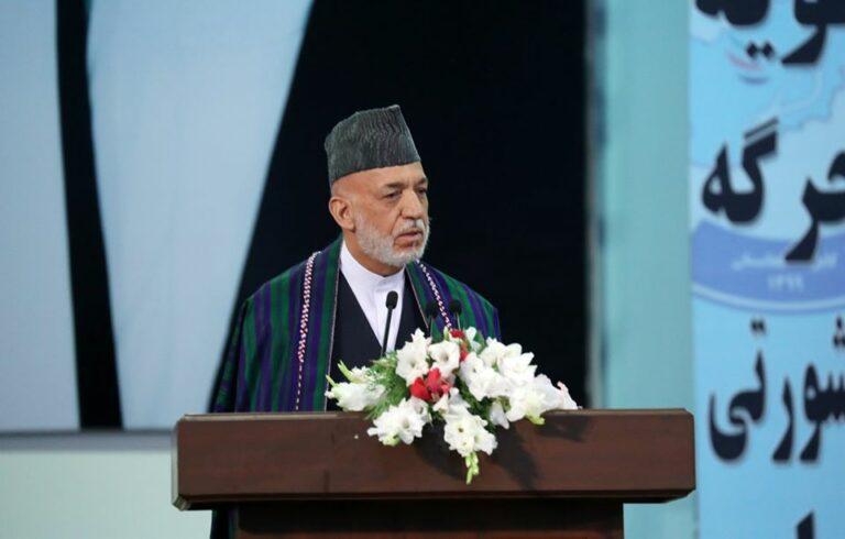 کرزی: د نجونو او ښځو پر زده‌کړو او کار محدودیتونه د اسلامي امارت د نړۍوال مشروعیت بهیر سختوي