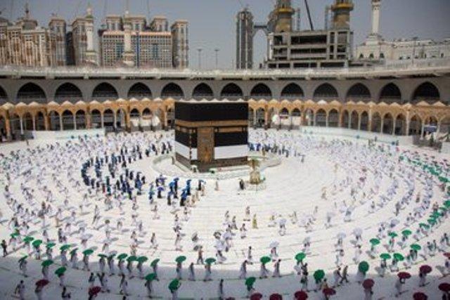 ​سعودى : بررسى ها درمورد آغاز مراسم عمره را هرچه زود ترآغاز مى کنيم