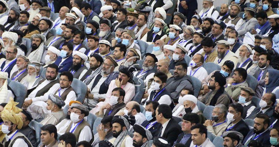 لویه جرگه، رهایی چهار صد زندانی طالبان را تایید و بر آغاز گفتگوهای صلح تاکید کرد