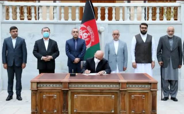 Ghani decrees release of 400 Taliban prisoners