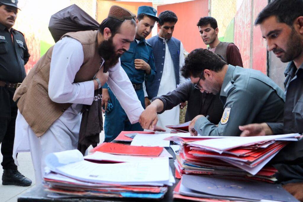 افغان حکومت د پاتې ۴۰۰ طالب بندیانو له ډلې ۸۰ یې خوشي کړي