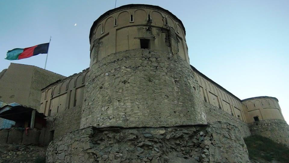 د دوه نيمو کلونو په تېرېدو لا هم د ګردېز بالاحصار د ترميم چارې نه دي پيل شوې