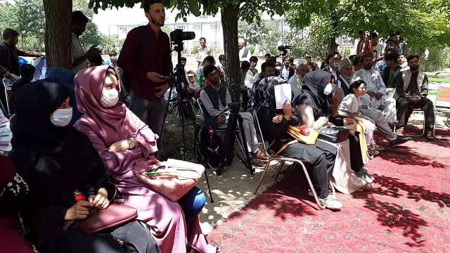 باشنده کاپیسا خواهان آغازِ هرچه زودتر گفت‌و‌گوهای صلح میان افغانان شدند.