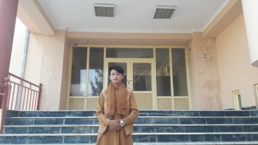 له روغتیايي اسانتیاوو محرومې سيمې ځوان د طب په هيله کانکور کې ګډون کې وکړ