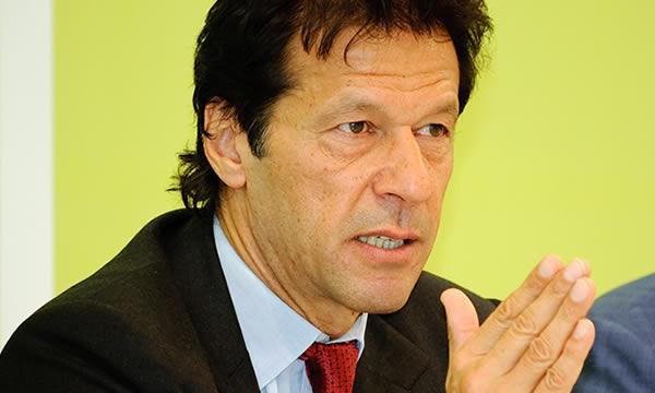 عمران خان: پاکستان په افغانستان کې د سولې له هڅو ملاتړ کوي
